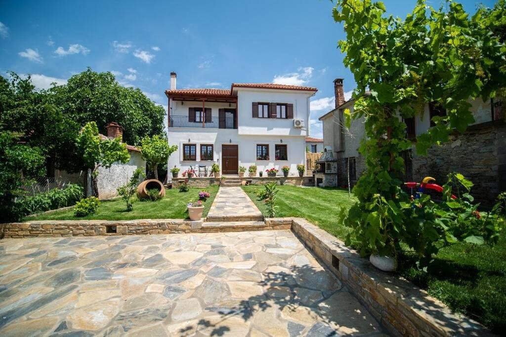 Clairy In Argalasti, Pelion